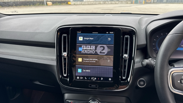 Volvo XC40 2.0 B3P Plus Dark 5dr Auto Petrol Estate